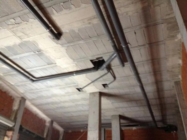 Local en calle Reyes Católicos, 17