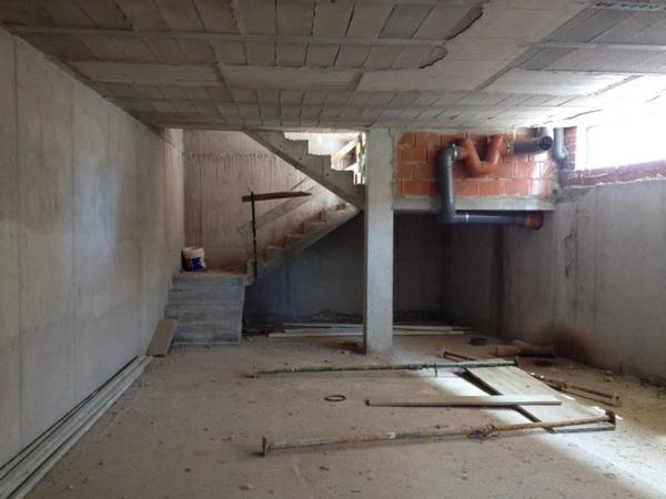 Local en calle Reyes Católicos, 17