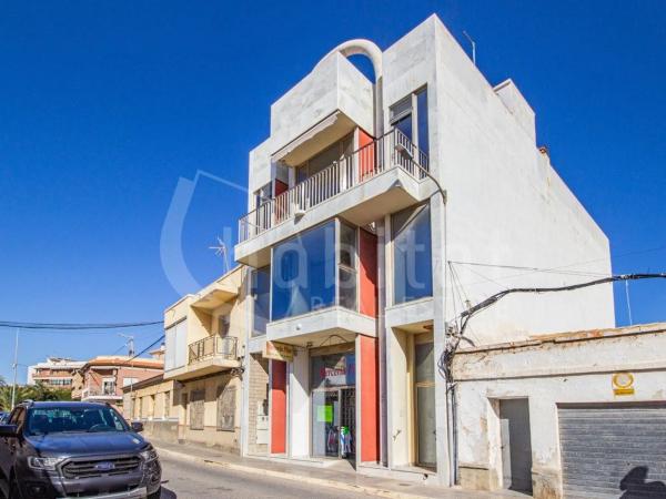 Local en calle Santos Médicos