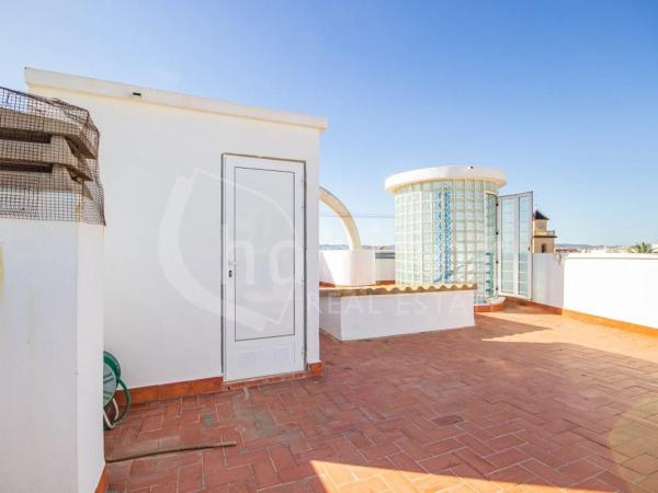 Local en calle Santos Médicos