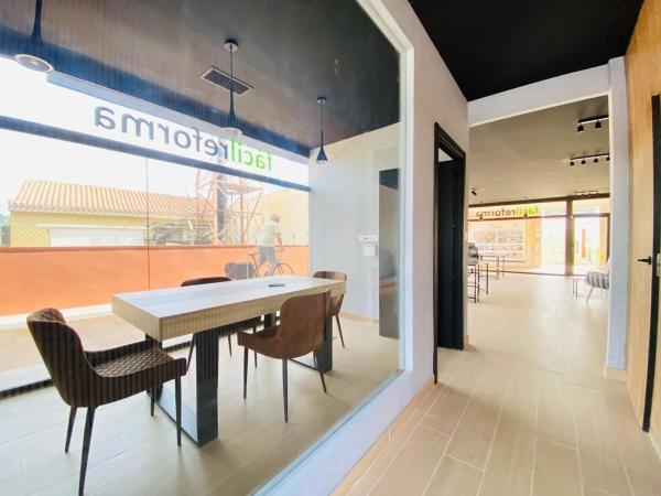 Local en carretera de Villamartín