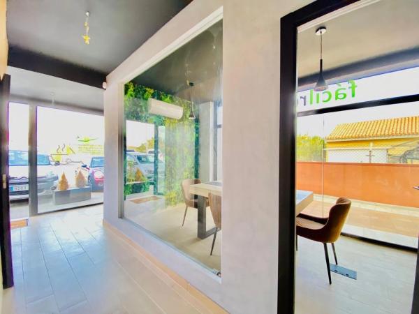 Local en carretera de Villamartín