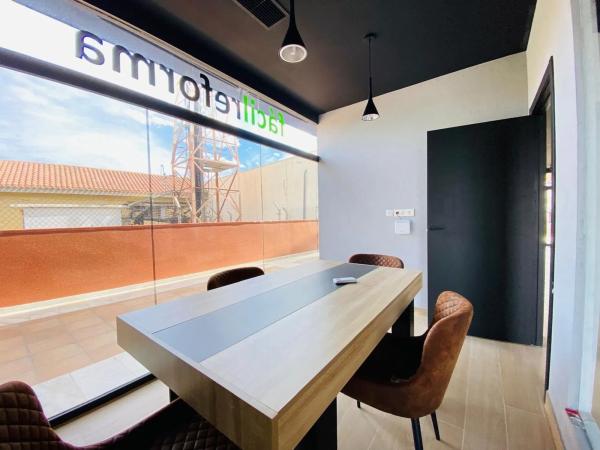 Local en carretera de Villamartín