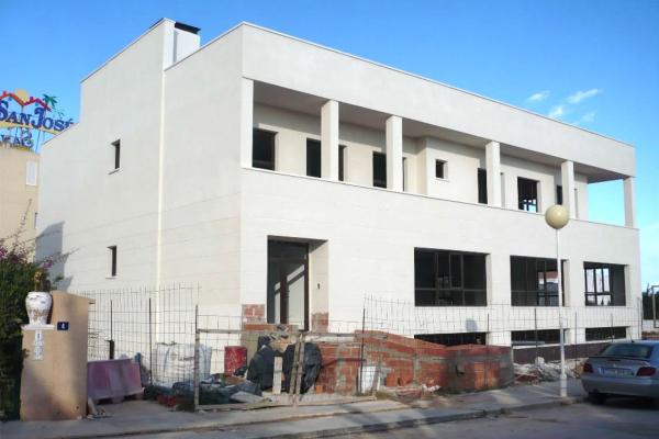 Local en Barrio La Zenia