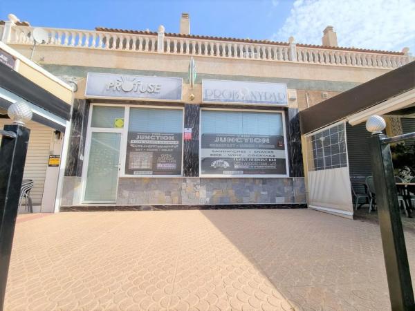 Local en Barrio Villamartín-Las Filipinas