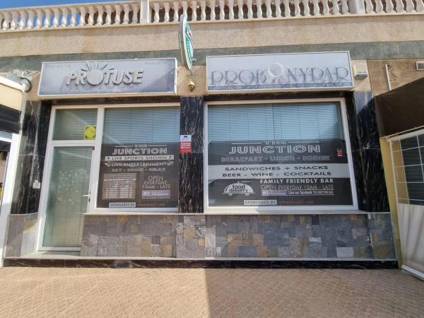 Local en Barrio Villamartín-Las Filipinas