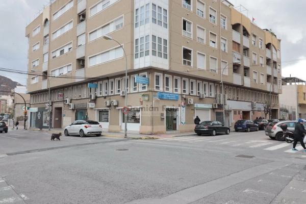 Local en calle Pintor Agrasot, 72