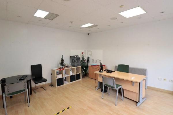 Local en calle Pintor Agrasot, 72