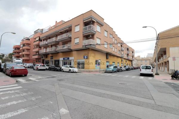 Local en calle Pintor Agrasot, 72