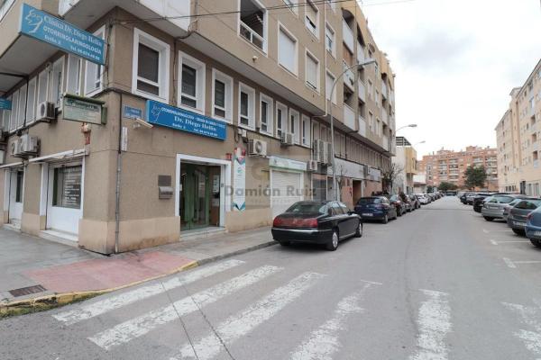 Local en calle Pintor Agrasot, 72