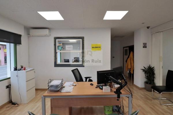 Local en calle Pintor Agrasot, 72