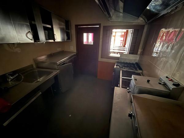 Local en calle manuel de falla s/n