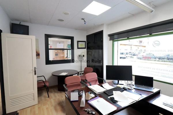 Local en calle Pintor Agrasot, 72