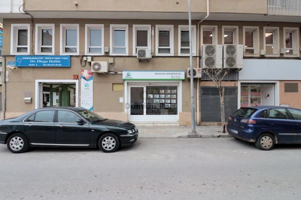 Local en calle Pintor Agrasot, 72