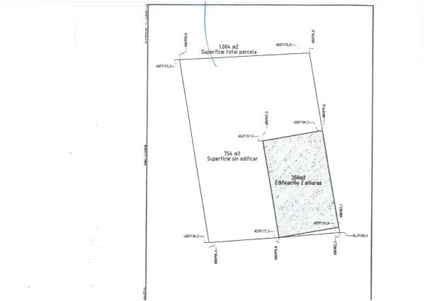 Nave en carretera de Hurchillo, 16