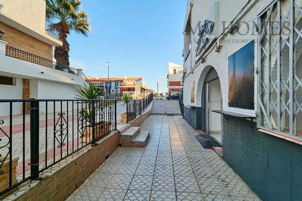 Local en avenida de las Brisas