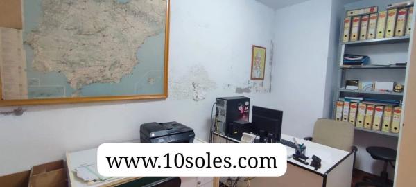 Local en calle Ramón y Cajal, 12