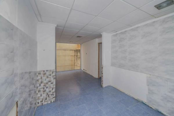 Local o nave en calle Adolfo Clavarana