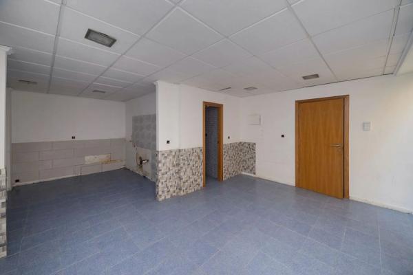 Local o nave en calle Adolfo Clavarana