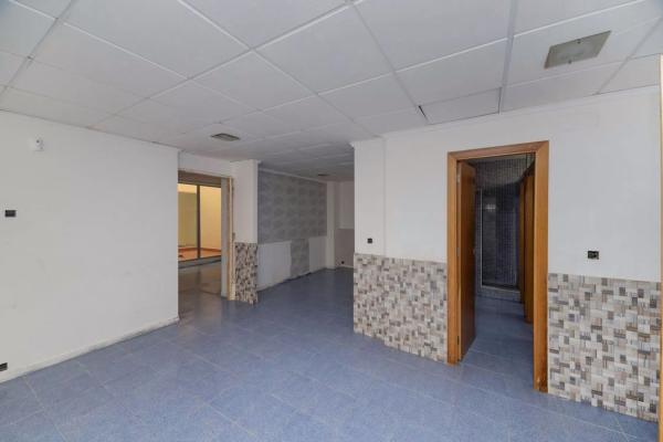 Local o nave en calle Adolfo Clavarana