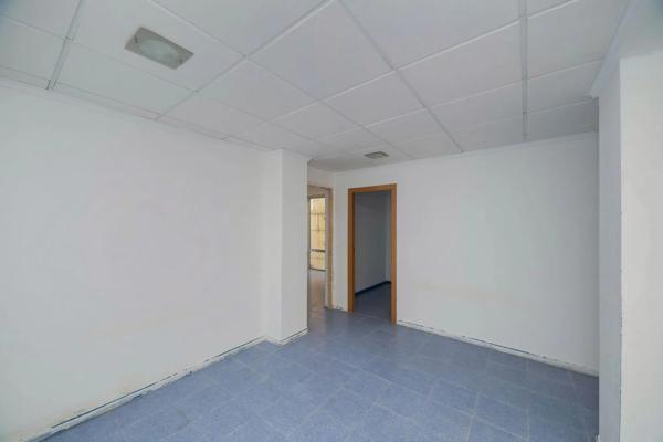 Local o nave en calle Adolfo Clavarana