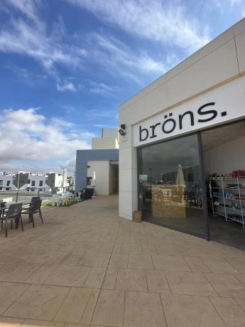 Local en Urbanizacion Pau 3 Ctra Villamartin N, 3 c