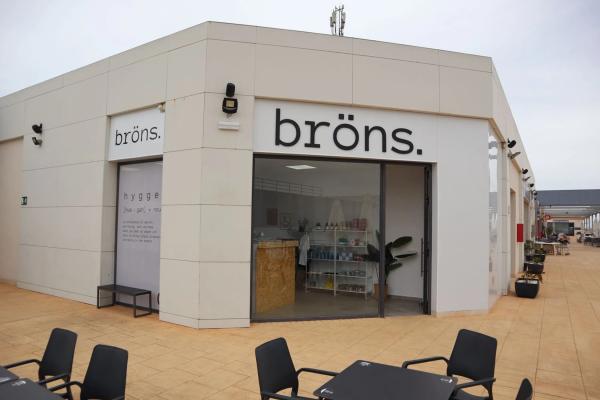 Local en Urbanizacion Pau 3 Ctra Villamartin N, 3 c