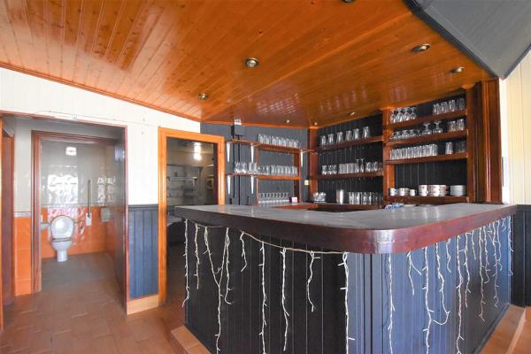 Local en calle Algarrobo, 1