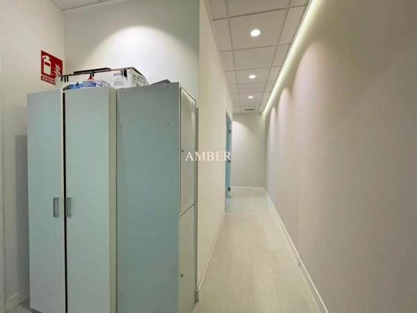 Local en calle Malaquita, 1