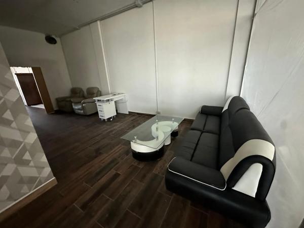 Centro estético en avenida de California, 9