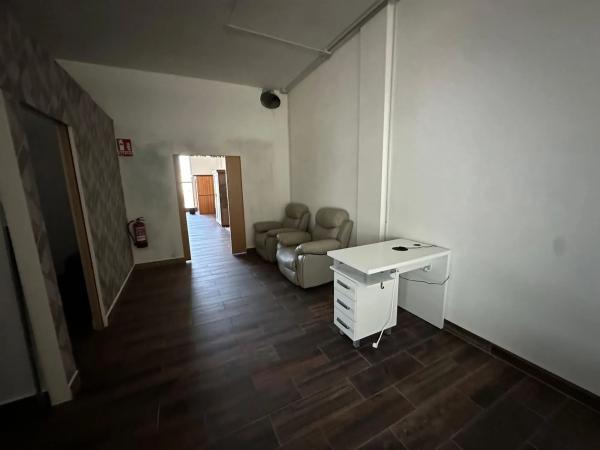 Centro estético en avenida de California, 9