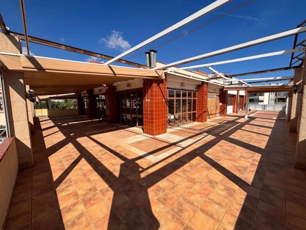 Local en carretera de Villamartín, 13