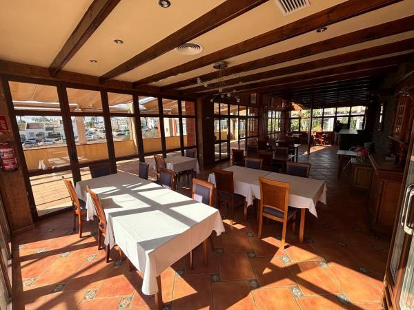 Local en carretera de Villamartín, 13