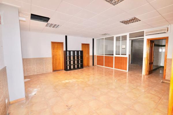 Local en Adolfo Clavarana, 54