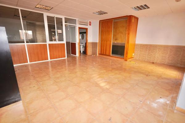 Local en Adolfo Clavarana, 54