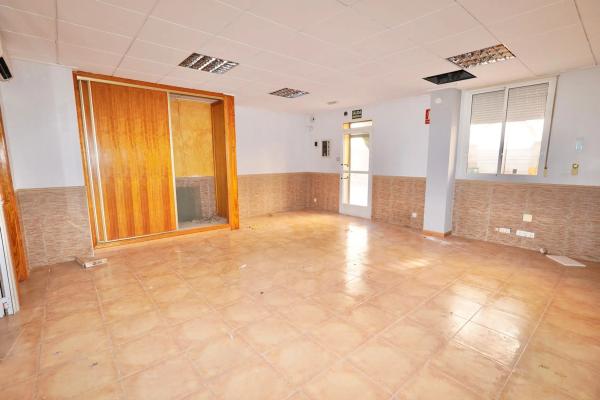 Local en Adolfo Clavarana, 54