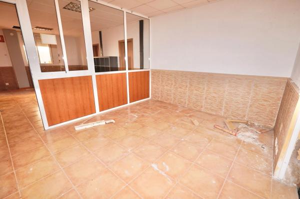 Local en Adolfo Clavarana, 54