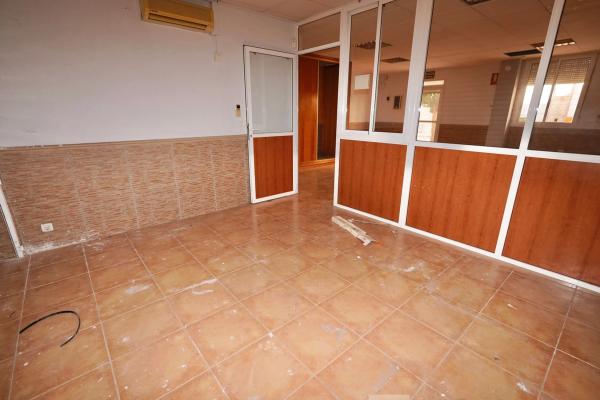 Local en Adolfo Clavarana, 54