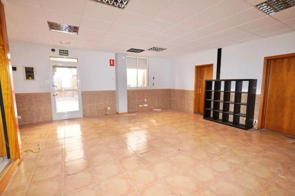 Local en Adolfo Clavarana, 54