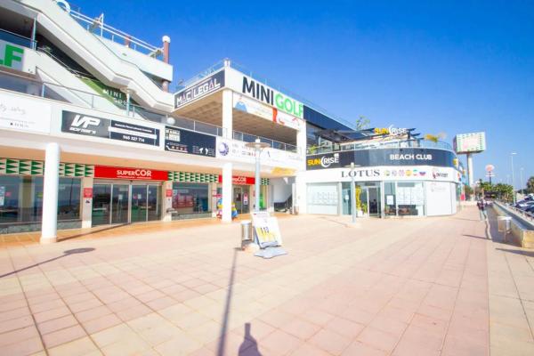 Local en Barrio Zeniamar-Horizonte-La Campana