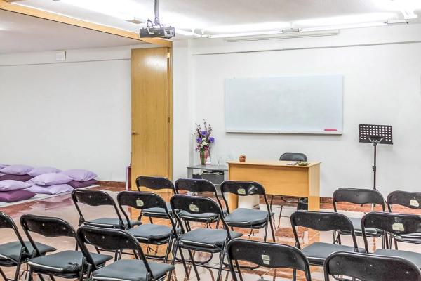 Local o nave en avenida Teodomiro