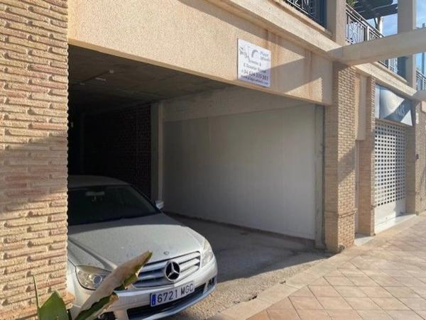 Local en calle Malaquita, 1