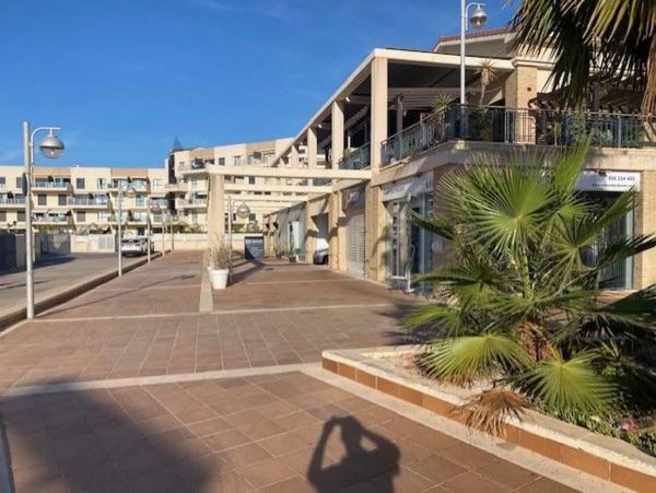 Local en calle Malaquita, 1