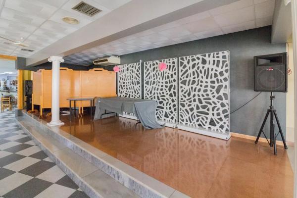 Local en calle Parroquia, 9