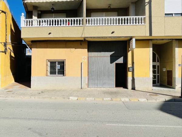 Local en carretera Molins