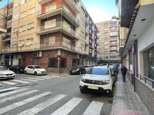 Local en calle el Maestro