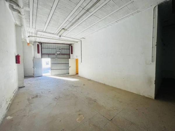 Local en carretera Molins