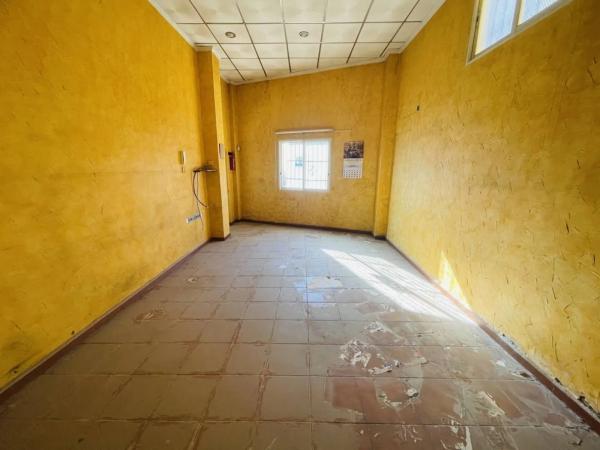 Local en carretera Molins