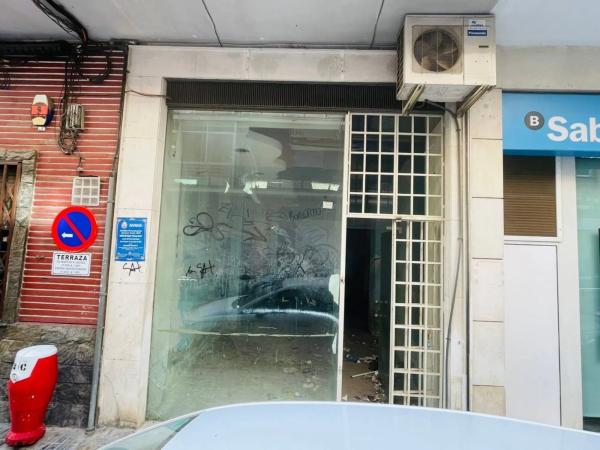 Local en calle el Maestro