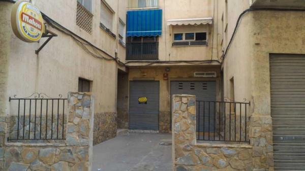 Local en calle Bellot, 2 -10